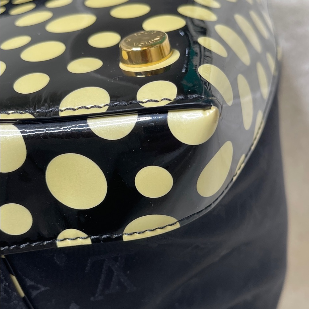Louis Vuitton x Yayoi Kusama Nylon Monogram Lockit MM Limited Edition Tote Bag - Picture 6 of 16